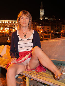 nude and gradual upskirt pics